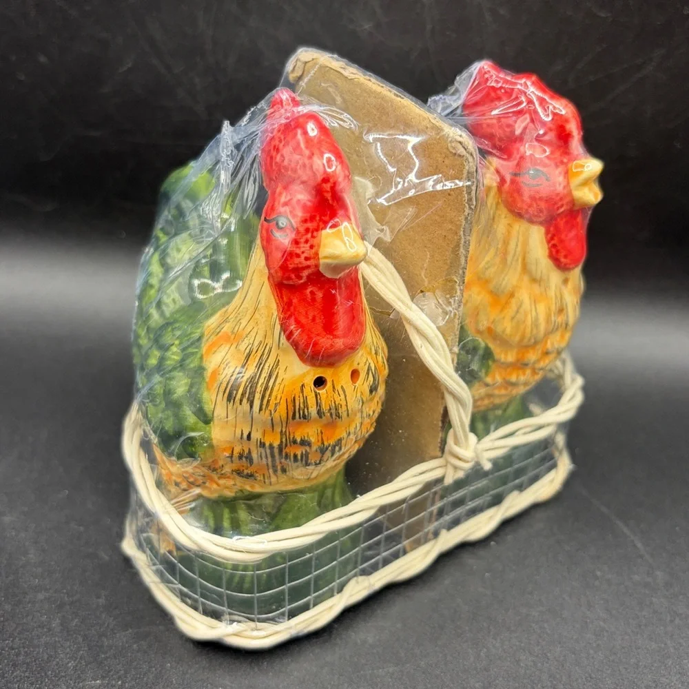 Hand Painted Ceramic Rooster Salt & Pepper Shakers Farmhouse Kitchen Sealed Pack